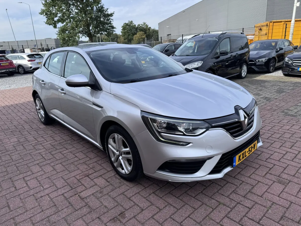 1.5 Blue dCi Limited, Marge, Euro 6, Apple Carplay, PDC,