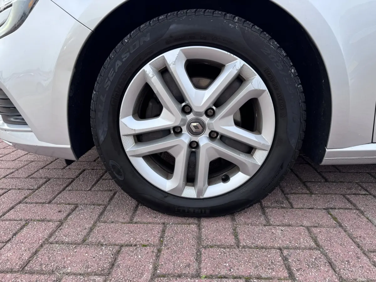 1.5 Blue dCi Limited, Marge, Euro 6, Apple Carplay, PDC,