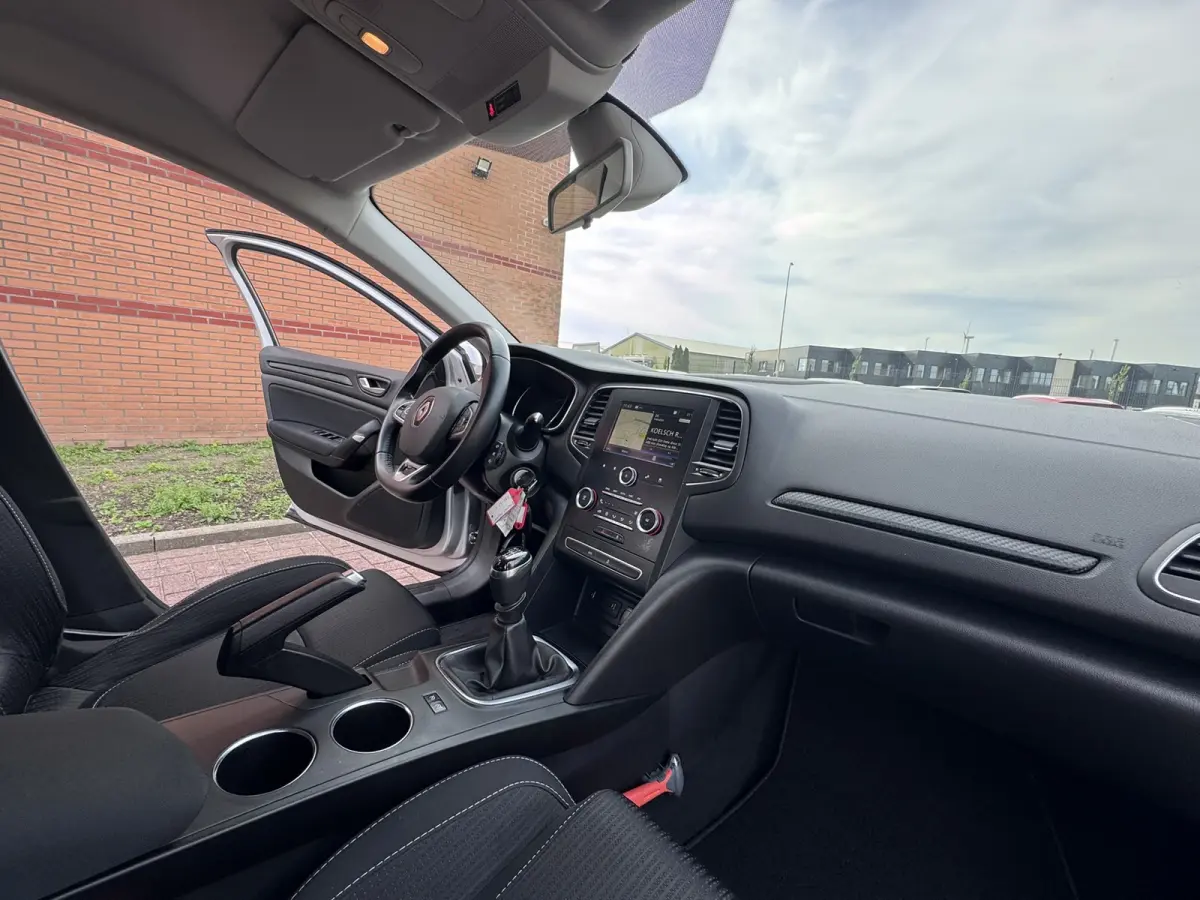 1.5 Blue dCi Limited, Marge, Euro 6, Apple Carplay, PDC,