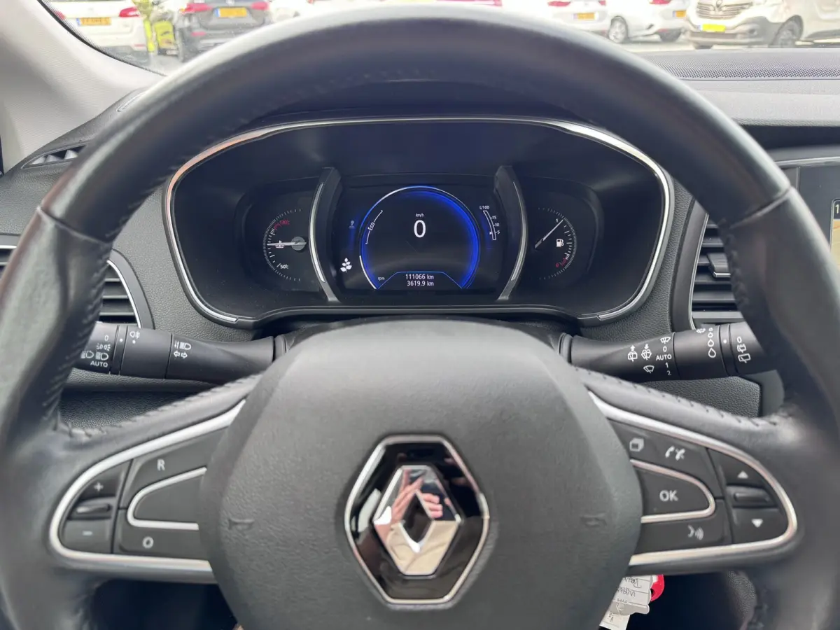 1.5 Blue dCi Limited, Marge, Euro 6, Apple Carplay, PDC,