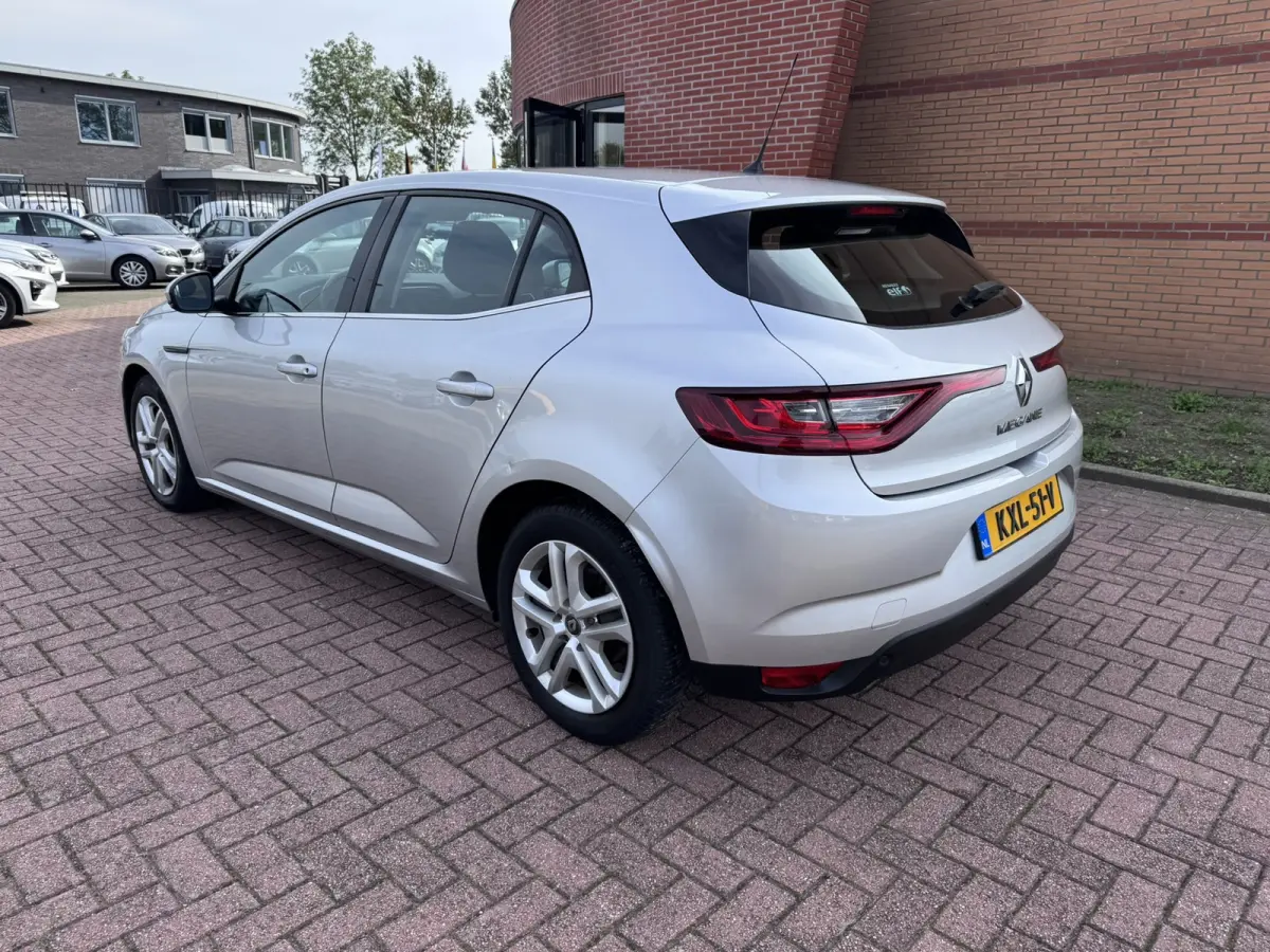 1.5 Blue dCi Limited, Marge, Euro 6, Apple Carplay, PDC,