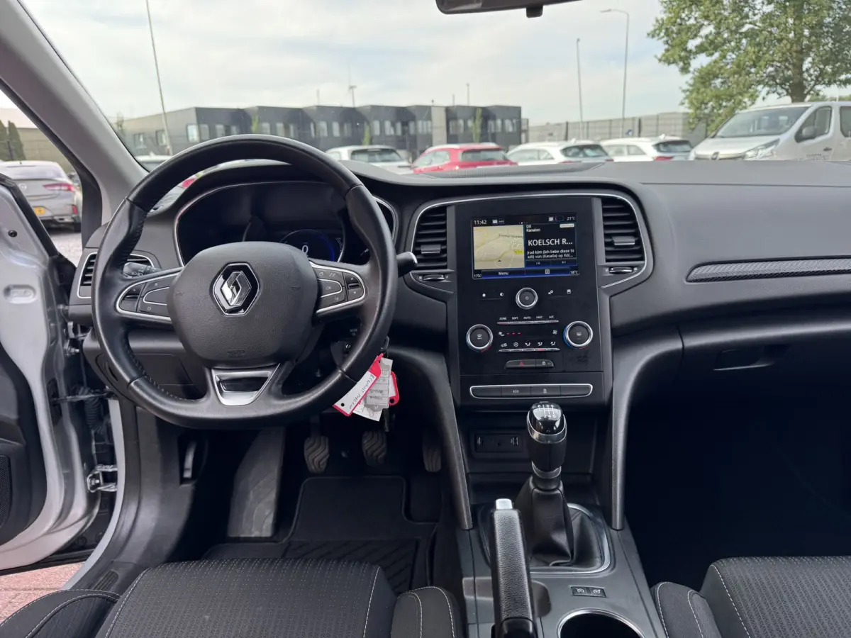1.5 Blue dCi Limited, Marge, Euro 6, Apple Carplay, PDC,