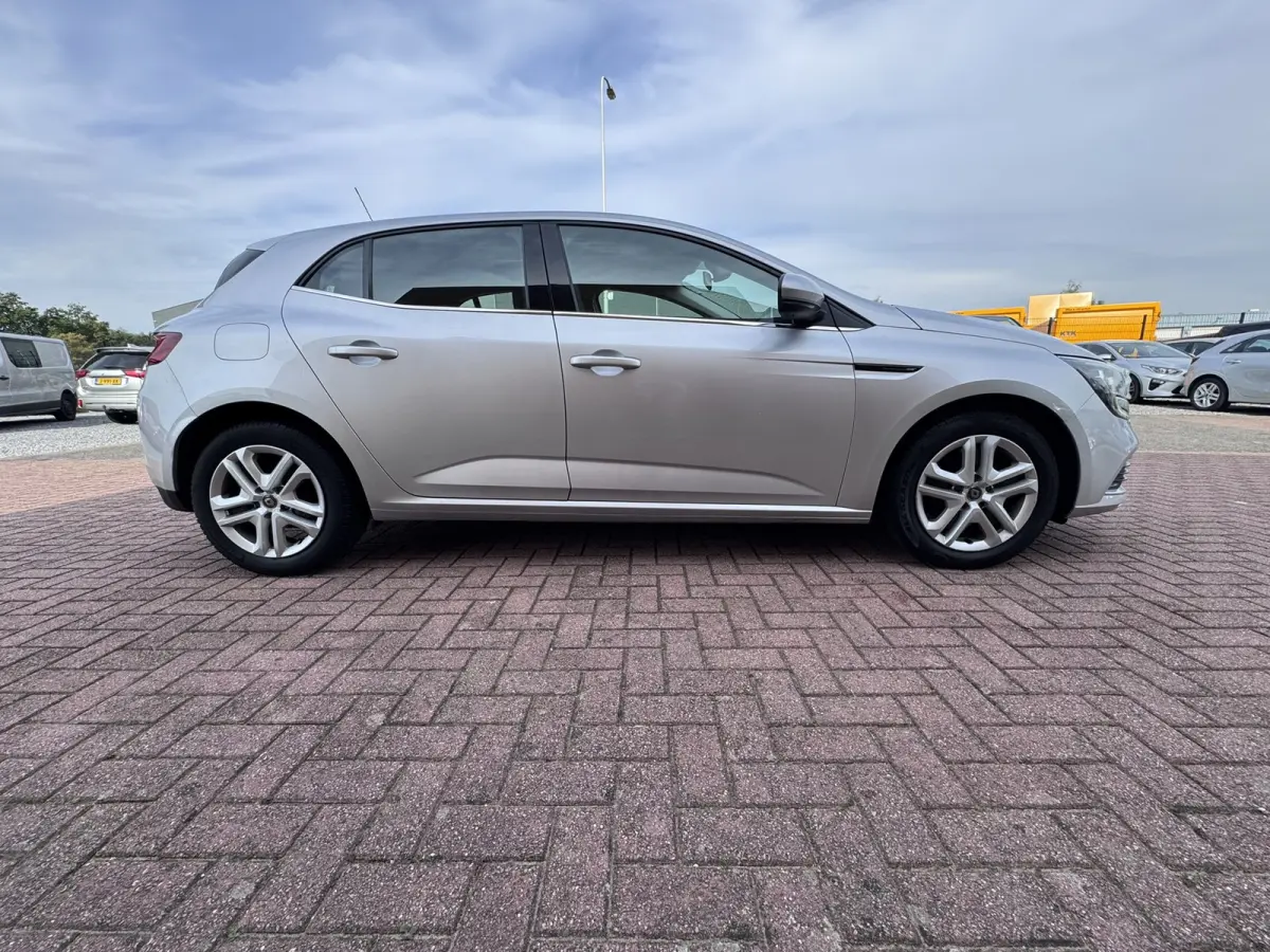 1.5 Blue dCi Limited, Marge, Euro 6, Apple Carplay, PDC,