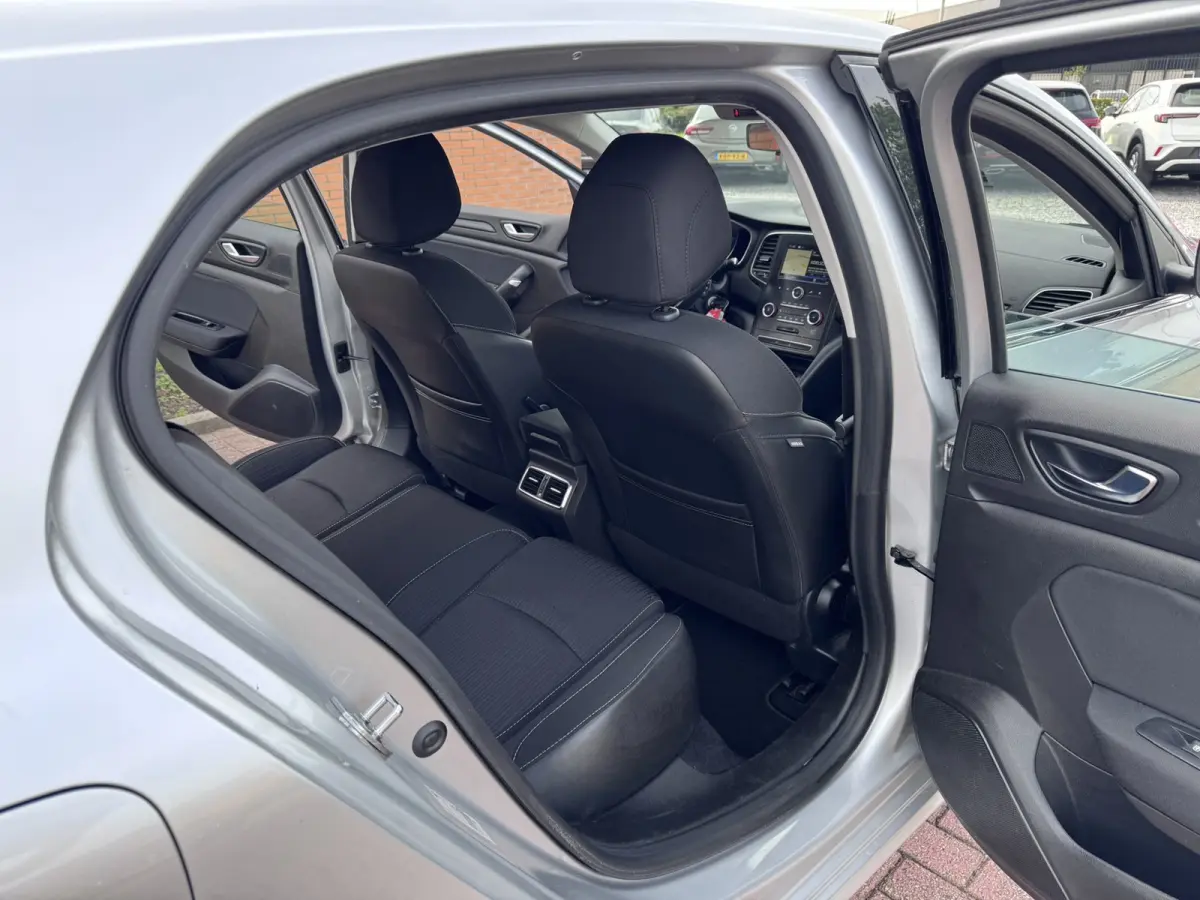 1.5 Blue dCi Limited, Marge, Euro 6, Apple Carplay, PDC,