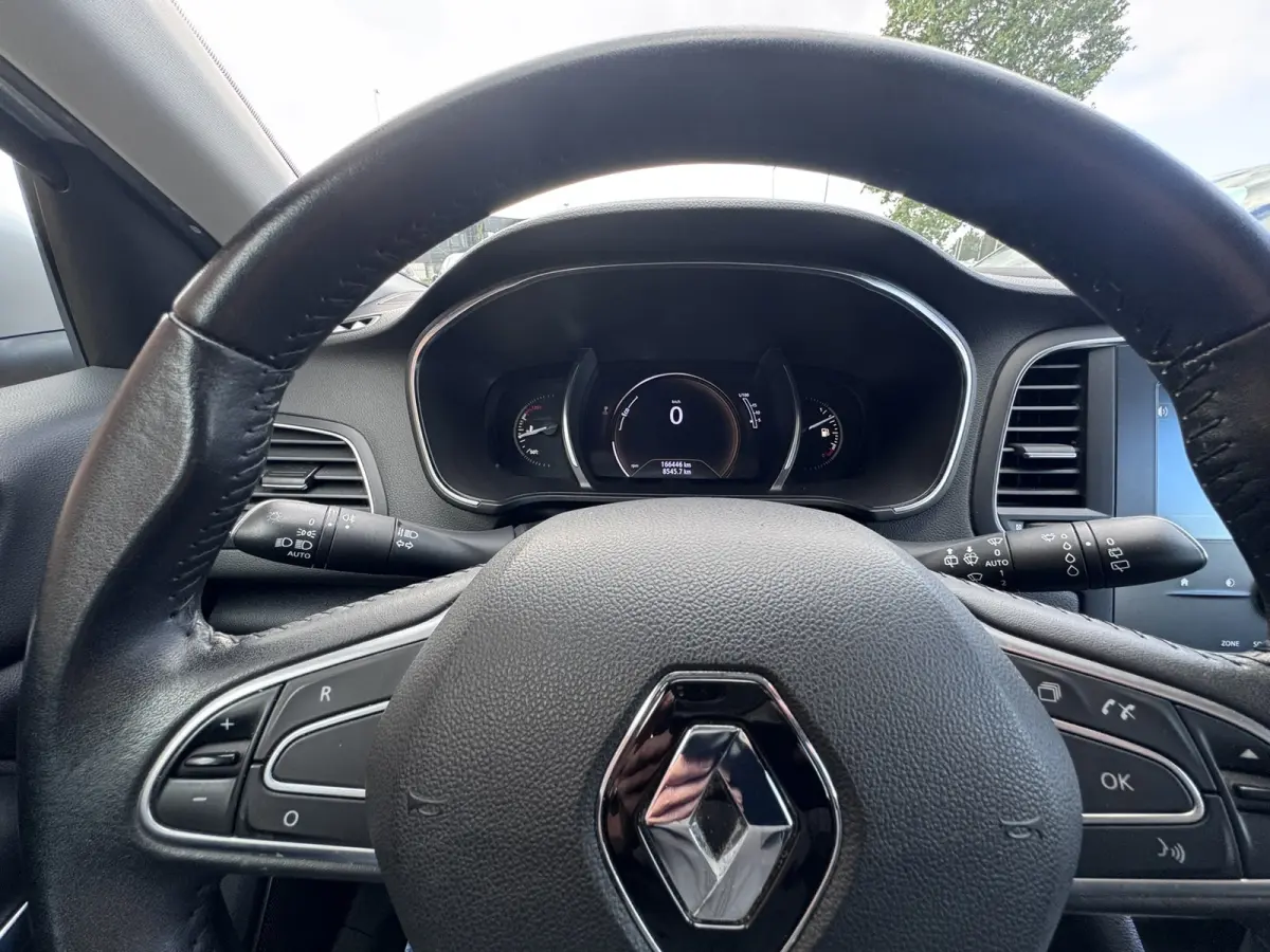 1.5 Blue dCi Limited, Marge, Euro 6, Apple Carplay, PDC,