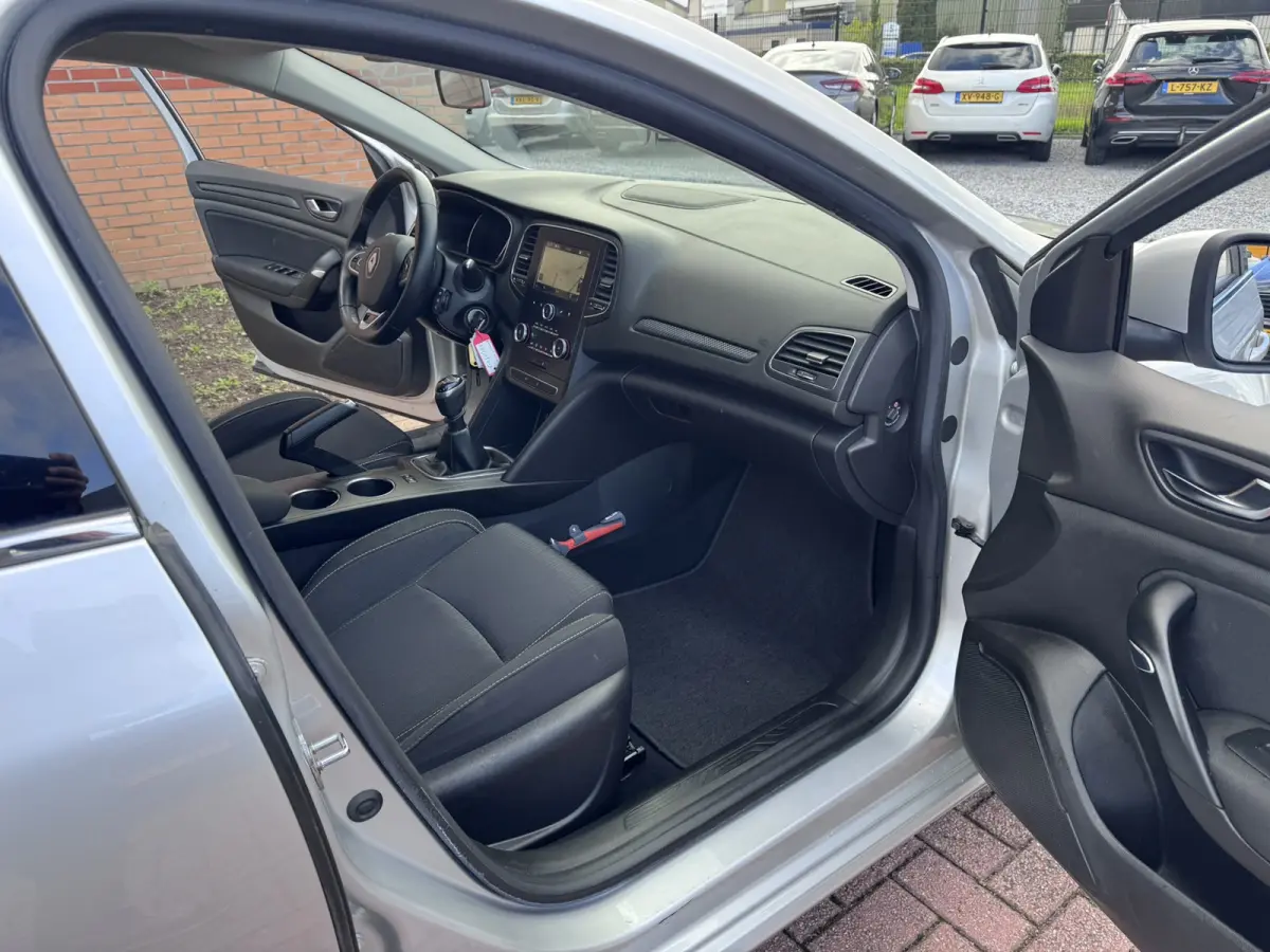 1.5 Blue dCi Limited, Marge, Euro 6, Apple Carplay, PDC,