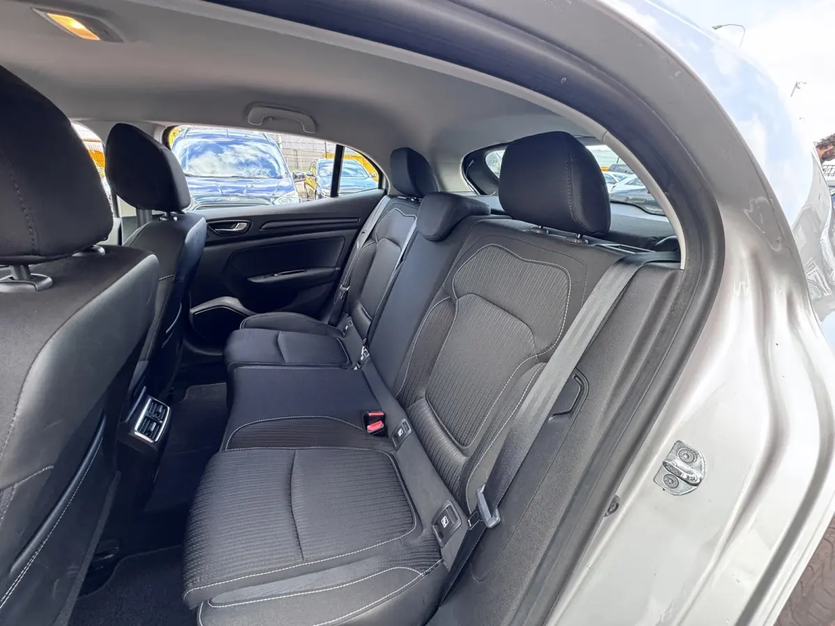 1.5 Blue dCi Limited, Marge, Euro 6, Apple Carplay, PDC,