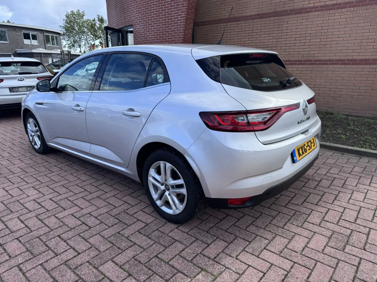 1.5 Blue dCi Limited, Marge, Euro 6, Apple Carplay, PDC,