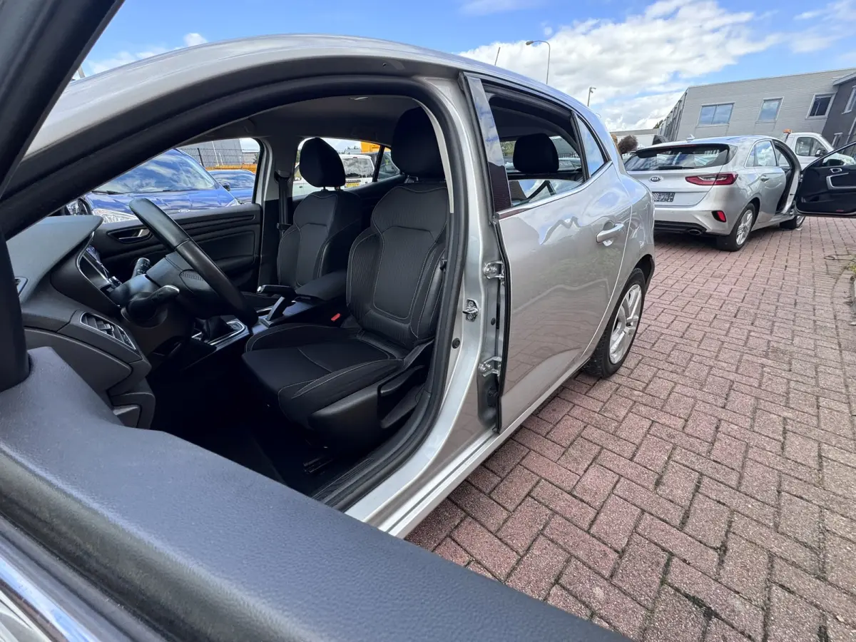 1.5 Blue dCi Limited, Marge, Euro 6, Apple Carplay, PDC,