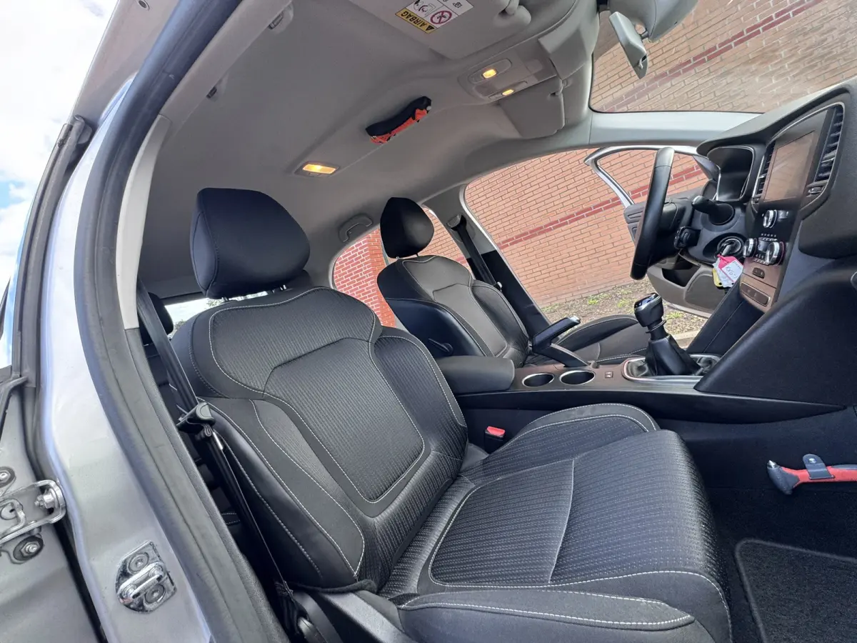1.5 Blue dCi Limited, Marge, Euro 6, Apple Carplay, PDC,