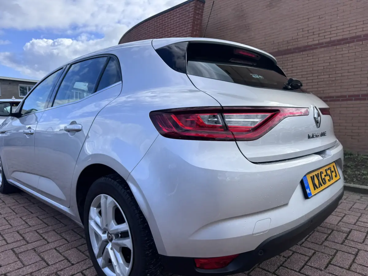 1.5 Blue dCi Limited, Marge, Euro 6, Apple Carplay, PDC,
