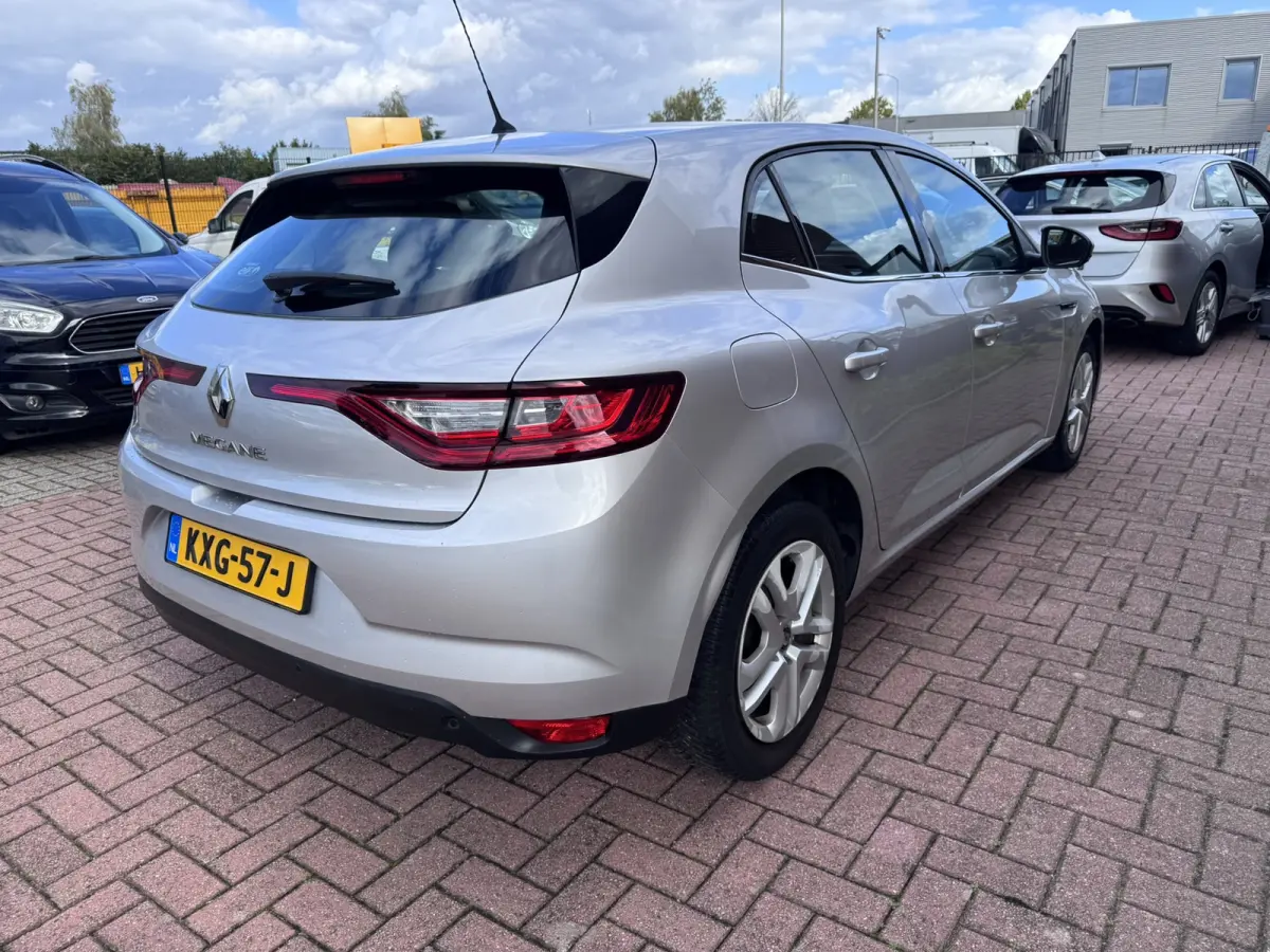 1.5 Blue dCi Limited, Marge, Euro 6, Apple Carplay, PDC,