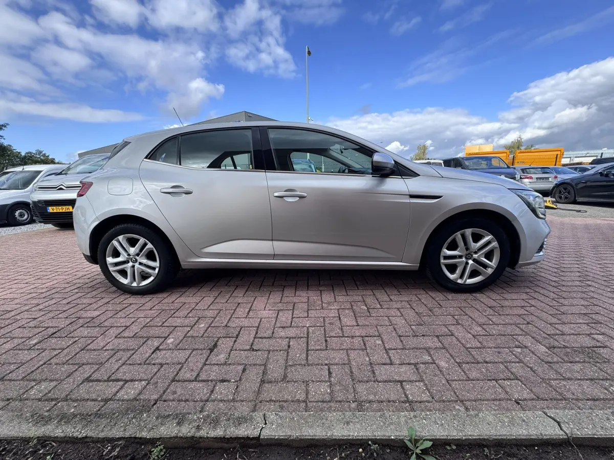 1.5 Blue dCi Limited, Marge, Euro 6, Apple Carplay, PDC,