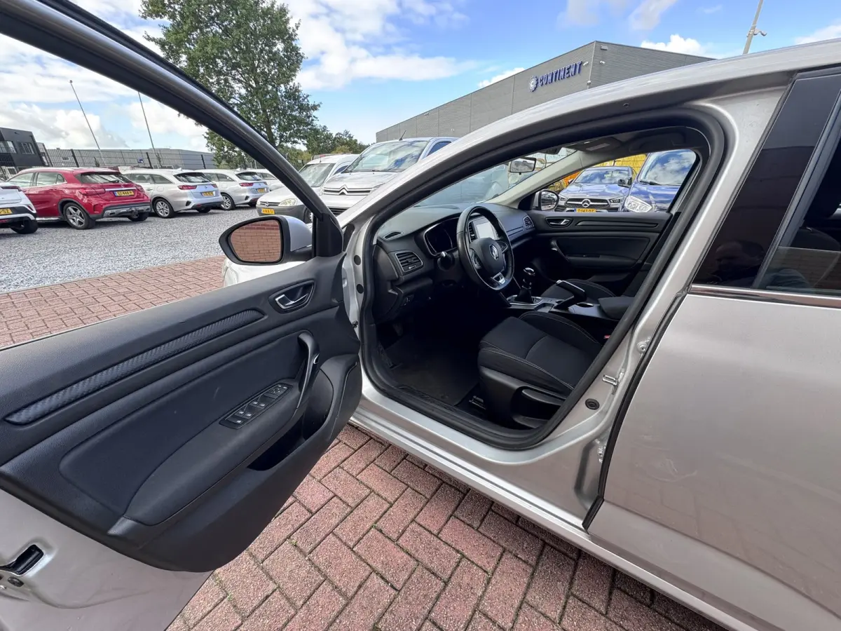 1.5 Blue dCi Limited, Marge, Euro 6, Apple Carplay, PDC,