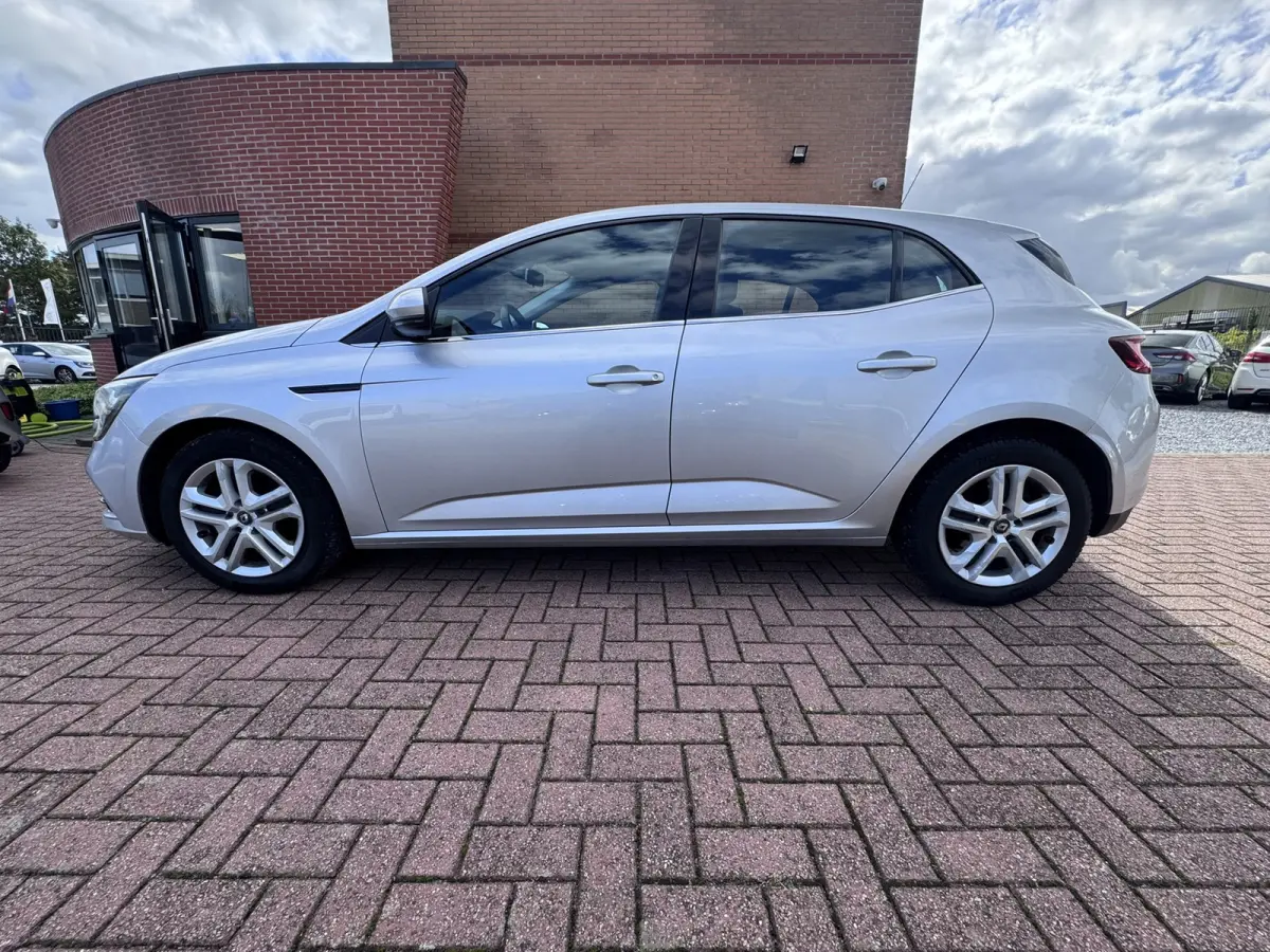 1.5 Blue dCi Limited, Marge, Euro 6, Apple Carplay, PDC,