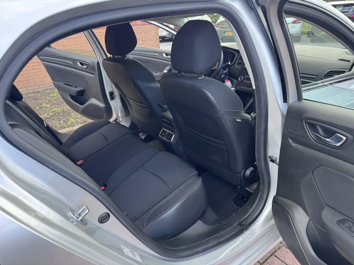 1.5 Blue dCi Limited, Marge, Euro 6, Apple Carplay, PDC,
