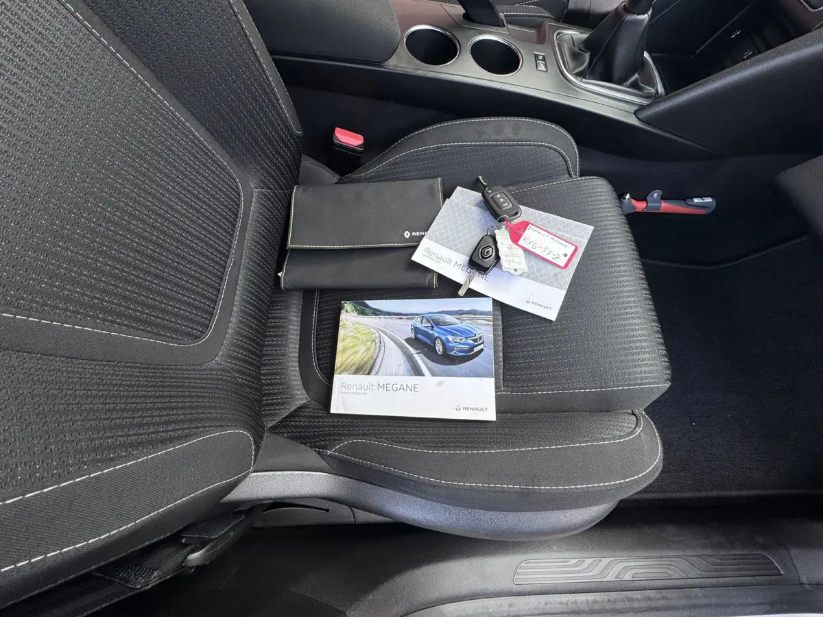 1.5 Blue dCi Limited, Marge, Euro 6, Apple Carplay, PDC,
