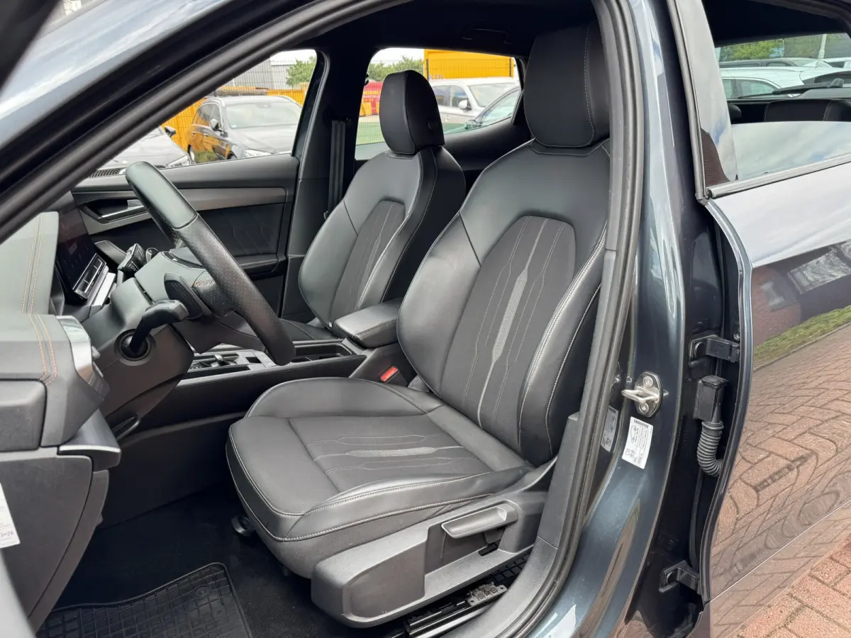 1.4 e-Hybrid Business SOH 97% 204pk/CARPLAY/PDC/AIRCO/STUURWVERWARMING