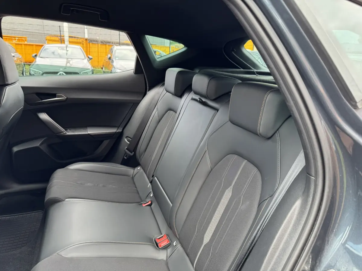 1.4 e-Hybrid Business SOH 97% 204pk/CARPLAY/PDC/AIRCO/STUURWVERWARMING