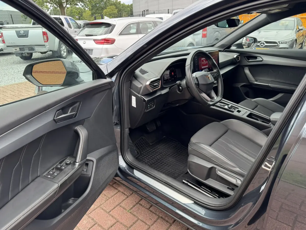 1.4 e-Hybrid Business SOH 97% 204pk/CARPLAY/PDC/AIRCO/STUURWVERWARMING