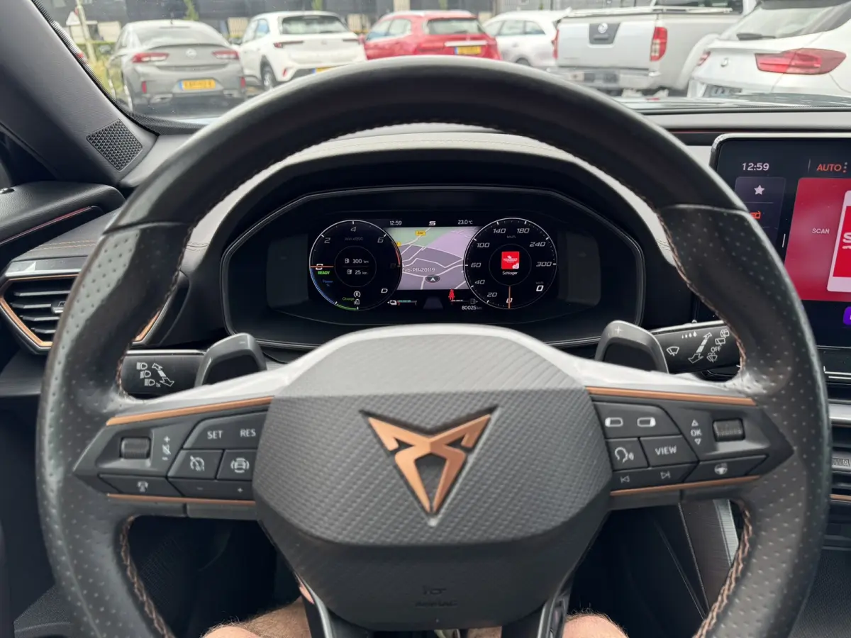 1.4 e-Hybrid Business SOH 97% 204pk/CARPLAY/PDC/AIRCO/STUURWVERWARMING