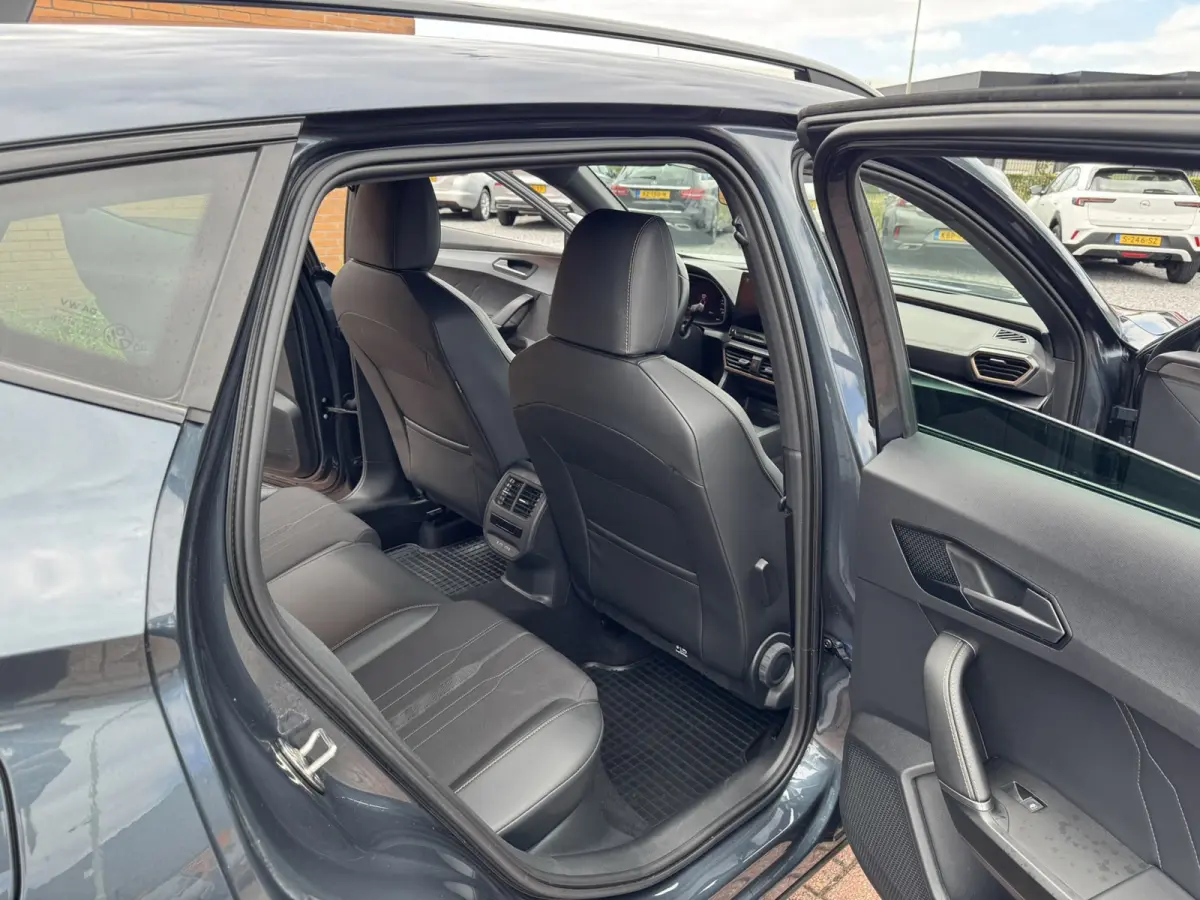 1.4 e-Hybrid Business SOH 97% 204pk/CARPLAY/PDC/AIRCO/STUURWVERWARMING