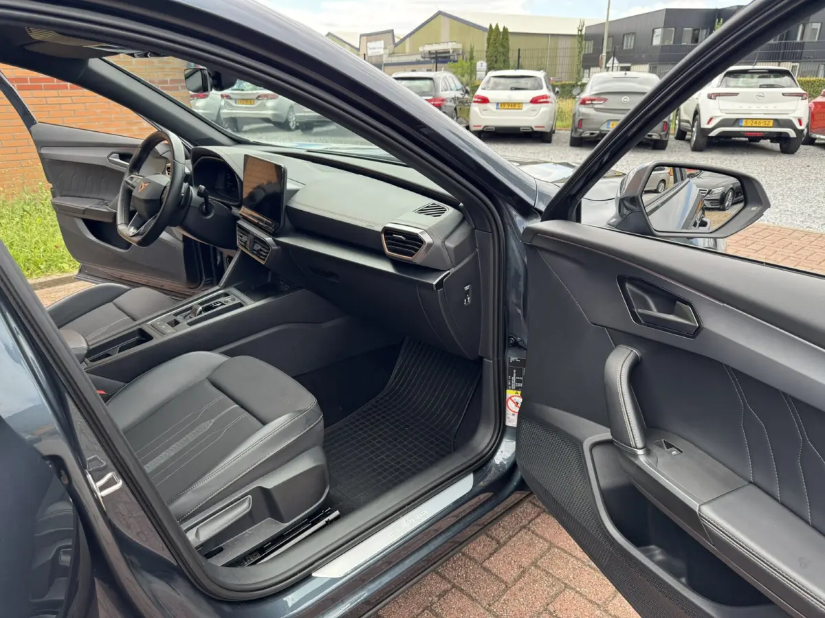 1.4 e-Hybrid Business SOH 97% 204pk/CARPLAY/PDC/AIRCO/STUURWVERWARMING