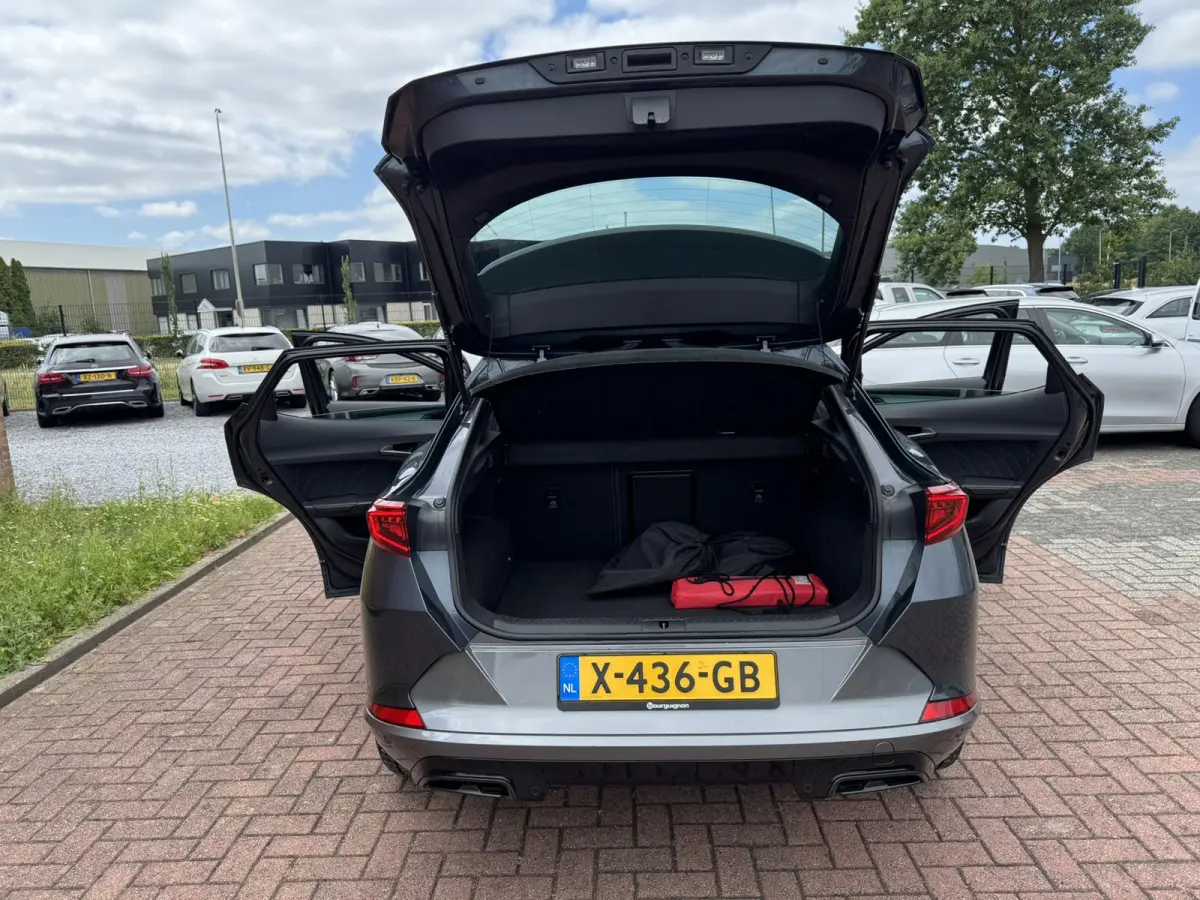 1.4 e-Hybrid Business SOH 97% 204pk/CARPLAY/PDC/AIRCO/STUURWVERWARMING