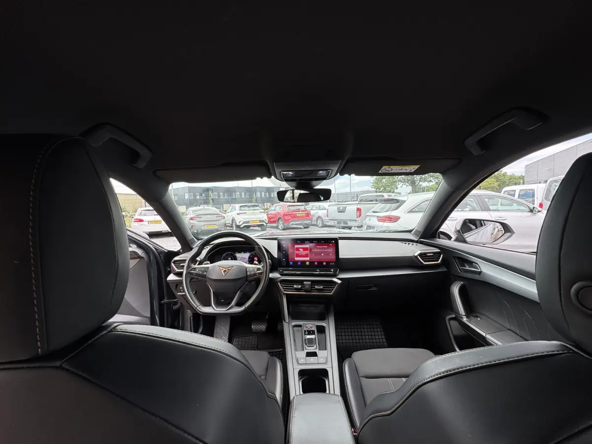 1.4 e-Hybrid Business SOH 97% 204pk/CARPLAY/PDC/AIRCO/STUURWVERWARMING