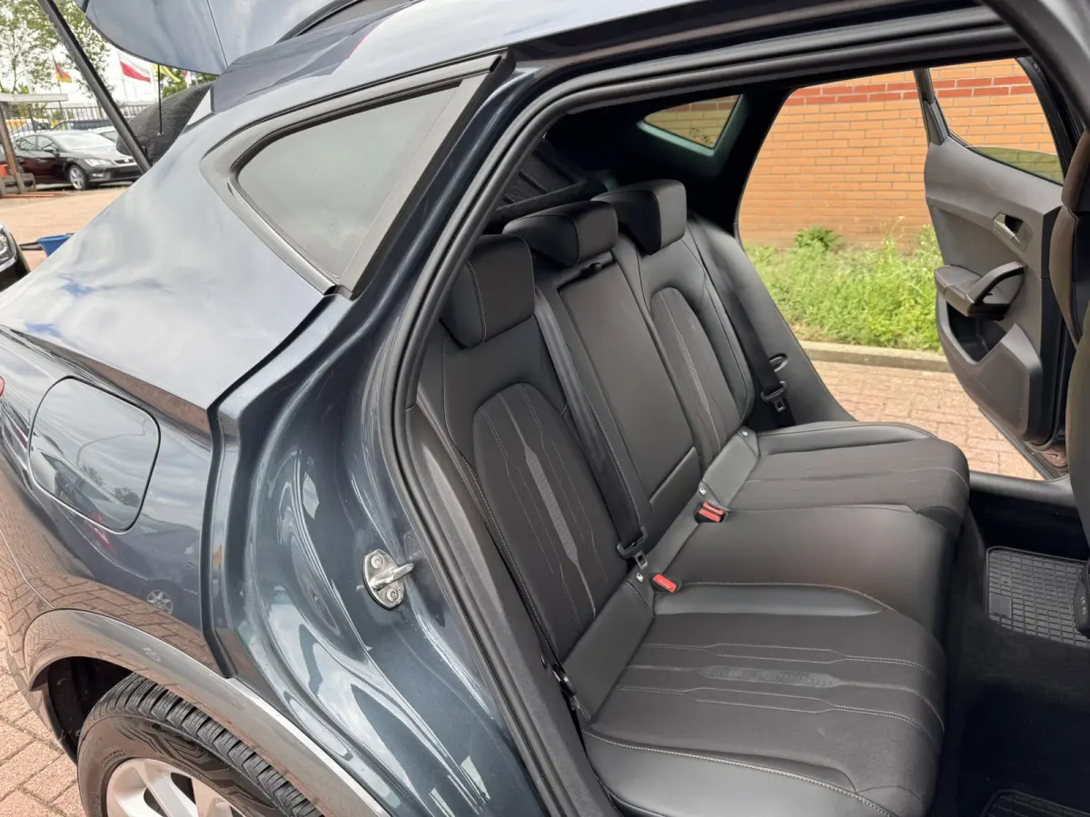 1.4 e-Hybrid Business SOH 97% 204pk/CARPLAY/PDC/AIRCO/STUURWVERWARMING