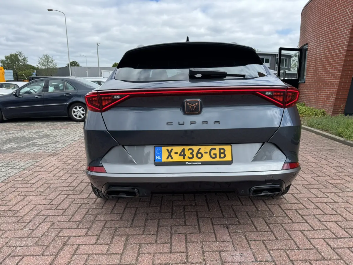 1.4 e-Hybrid Business SOH 97% 204pk/CARPLAY/PDC/AIRCO/STUURWVERWARMING