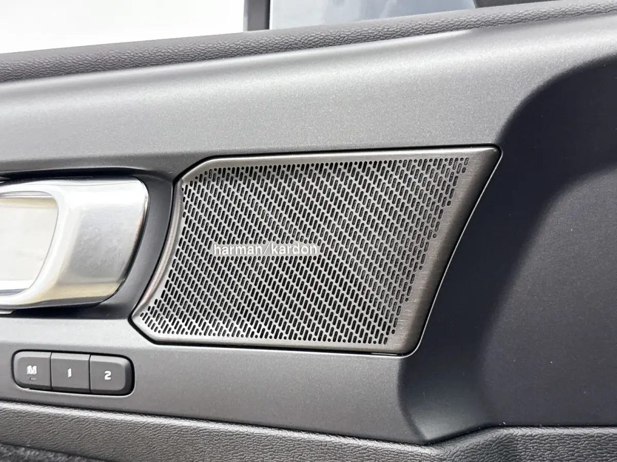 T4 Plus Bright | 18" Allseason | Trekhaak | Getint Glas | Elektr. verst. Stoelen | Harman Kardon | Parkeercamera | Adaptieve Cruise | BLIS | Stoel/Stuurverwarming