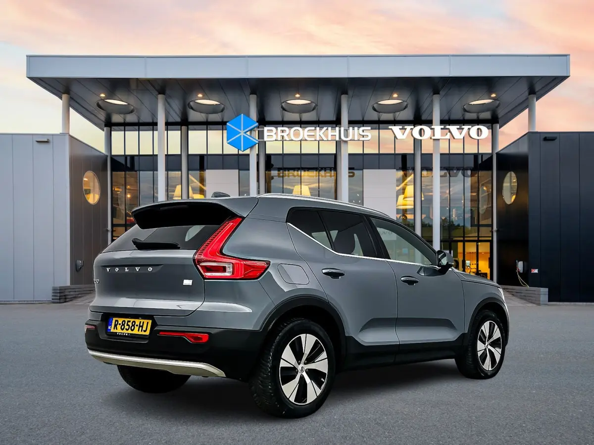 T4 Plus Bright | 18" Allseason | Trekhaak | Getint Glas | Elektr. verst. Stoelen | Harman Kardon | Parkeercamera | Adaptieve Cruise | BLIS | Stoel/Stuurverwarming