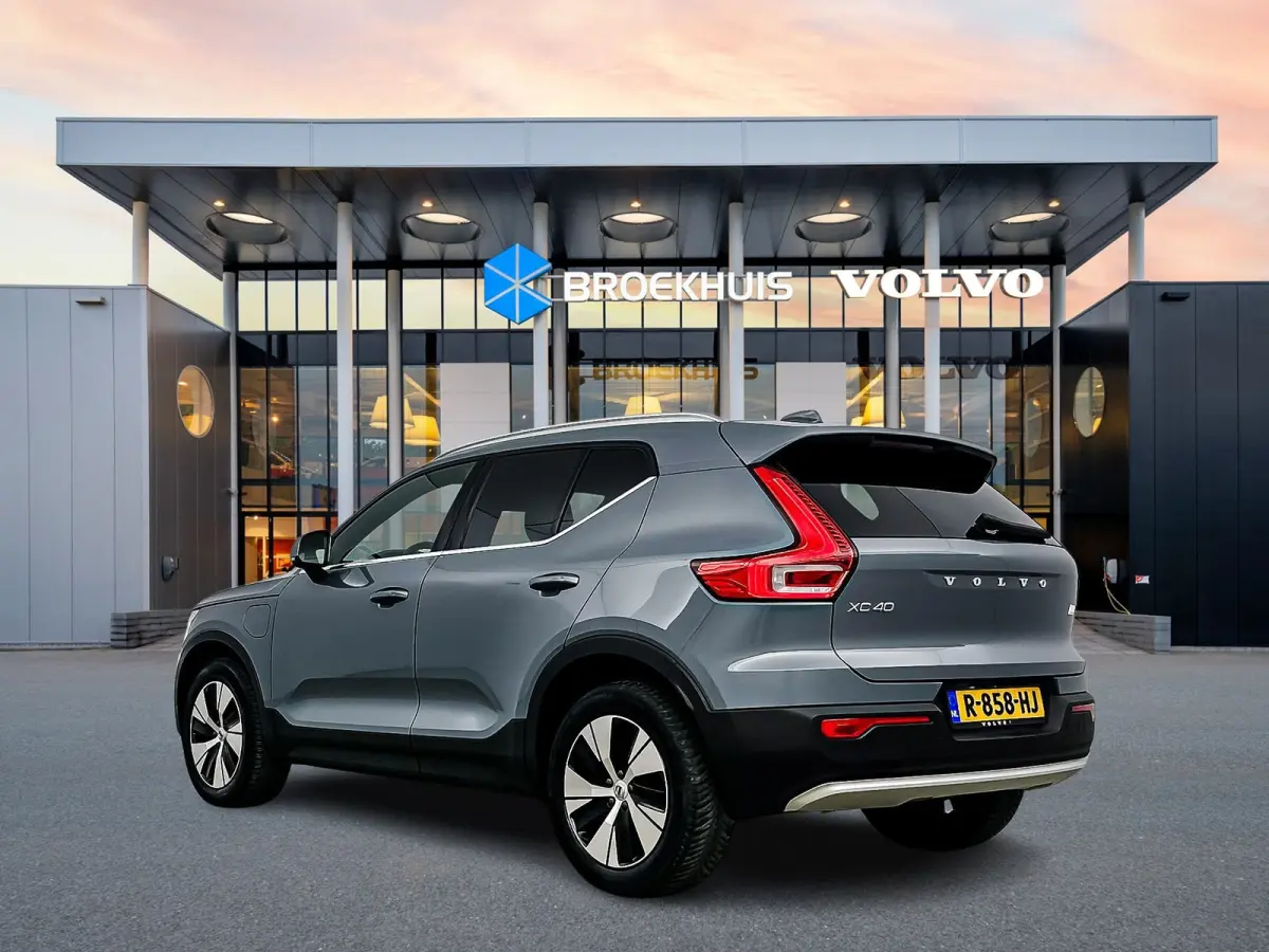 T4 Plus Bright | 18" Allseason | Trekhaak | Getint Glas | Elektr. verst. Stoelen | Harman Kardon | Parkeercamera | Adaptieve Cruise | BLIS | Stoel/Stuurverwarming