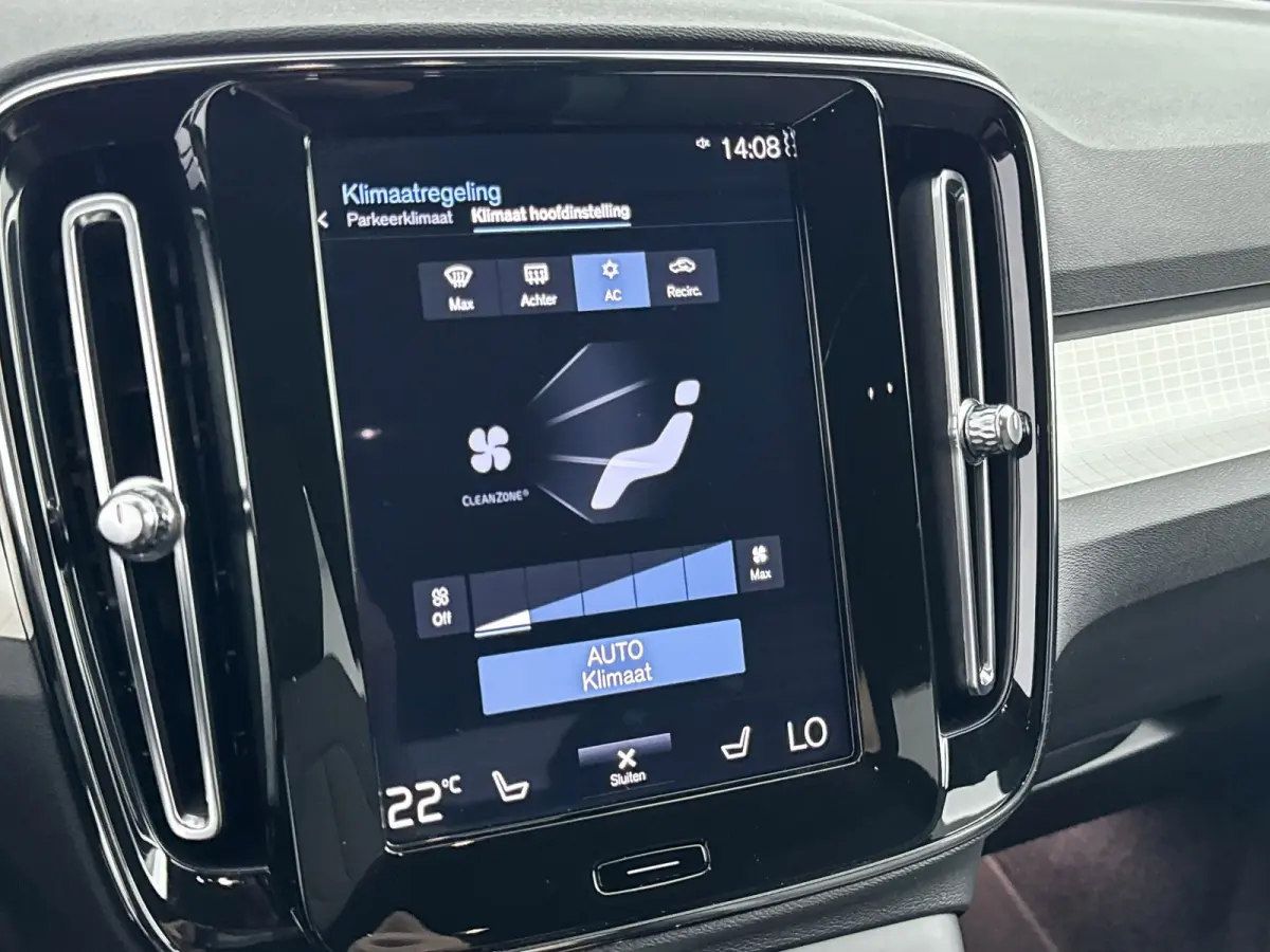 T4 Plus Bright | 18" Allseason | Trekhaak | Getint Glas | Elektr. verst. Stoelen | Harman Kardon | Parkeercamera | Adaptieve Cruise | BLIS | Stoel/Stuurverwarming
