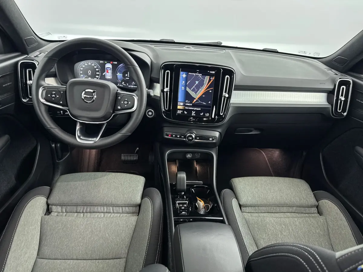 T4 Plus Bright | 18" Allseason | Trekhaak | Getint Glas | Elektr. verst. Stoelen | Harman Kardon | Parkeercamera | Adaptieve Cruise | BLIS | Stoel/Stuurverwarming