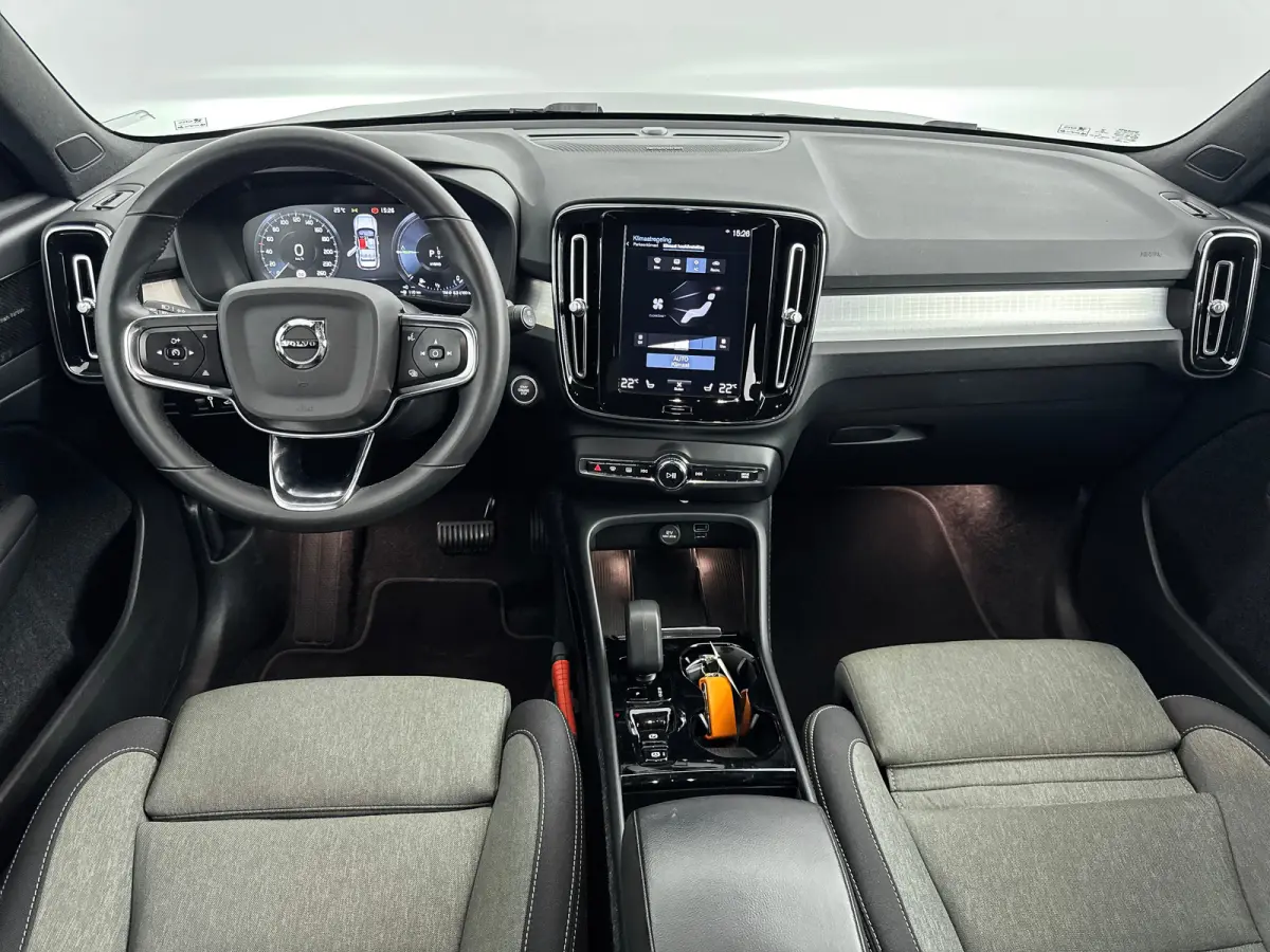 T4 Plus Bright | 18" Allseason | Getint Glas | Elektr. verst. Stoelen | Harman Kardon | Parkeercamera | Adaptieve Cruise | BLIS | Stoel/Stuurverwarming