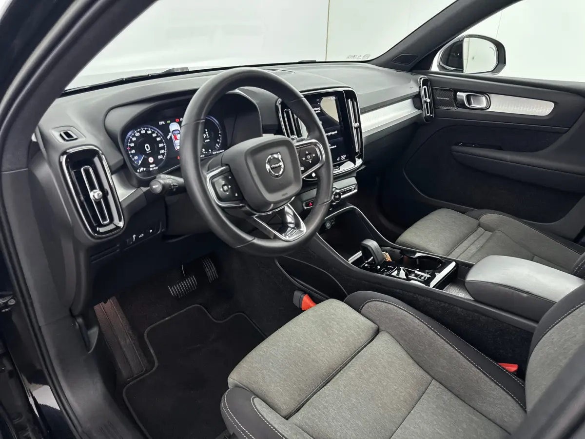 T4 Plus Bright | 18" Allseason | Getint Glas | Elektr. verst. Stoelen | Harman Kardon | Parkeercamera | Adaptieve Cruise | BLIS | Stoel/Stuurverwarming