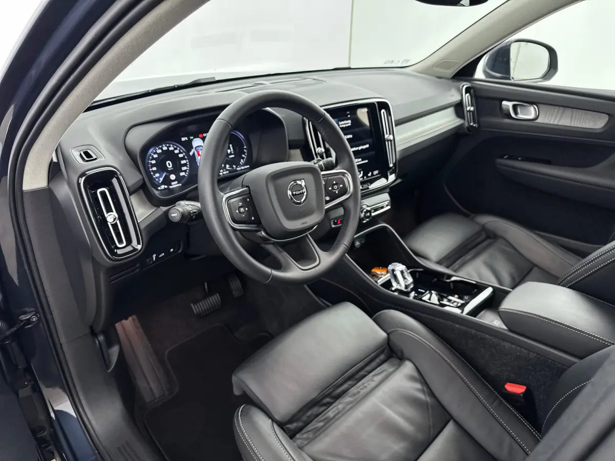 T4 Inscription | 19" | Leder | Trekhaak | Stoel/Stuurverwarming | Adaptieve Cruise | BLIS | Keyless | Parkeercamera