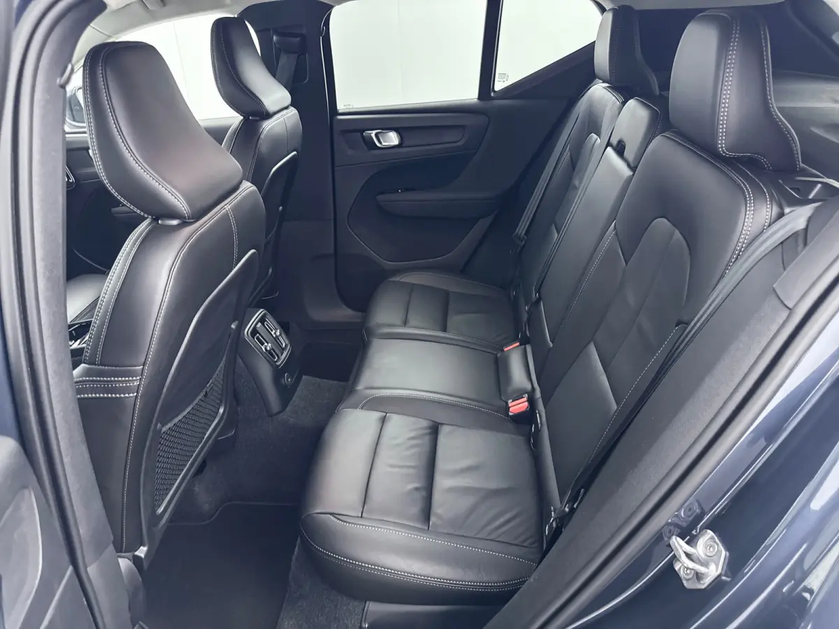 T4 Inscription | 19" | Leder | Trekhaak | Stoel/Stuurverwarming | Adaptieve Cruise | BLIS | Keyless | Parkeercamera