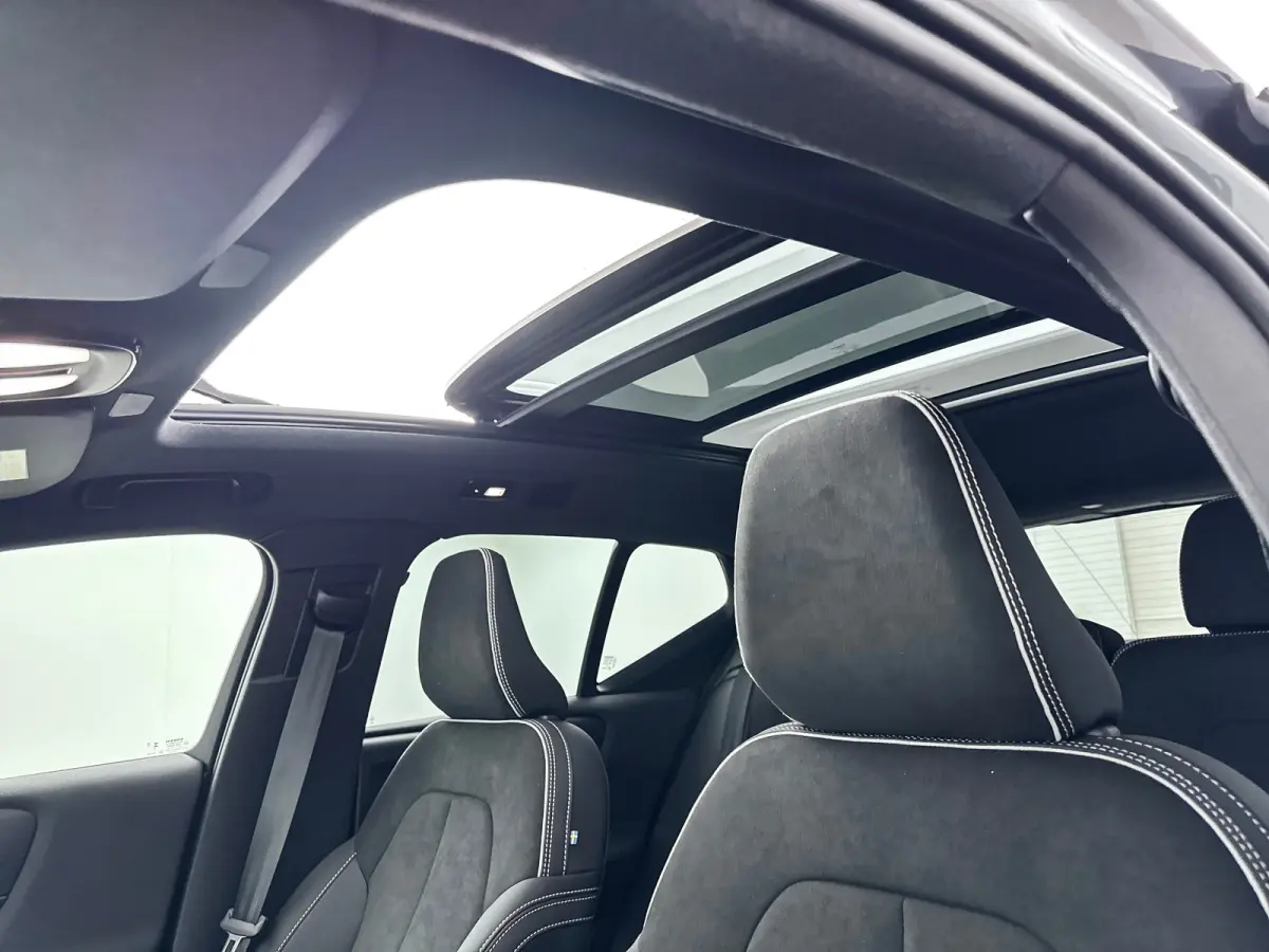 Single Motor Extended Range Ultra Europa 82 kWh | 19" Allseason | Getint Glas | Leder/Nubuck | Elektr. verst. Stoelen | Panoramadak | 360 Camera | Harman Kardon