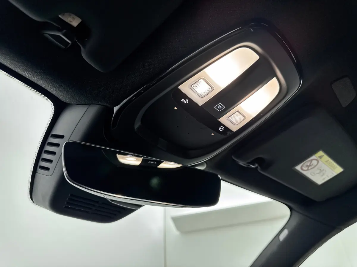 EX40 Single Motor Extended Range Plus 82kWh | 19" Allseason | Leder/Nubuck | Trekhaak | Getint Glas | Adaptieve Cruise | BLIS | Stoel/Stuurverwarming | Warmtepomp | Keyless