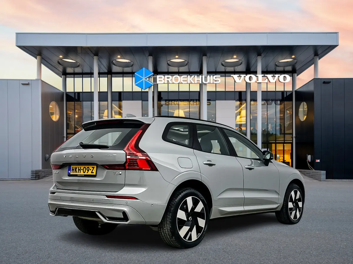 T6 Recharge Ultra Dark | 20" Allseason | Luchtvering | 360 Camera | Trekhaak | Head-Up | Panoramadak | Harman Kardon | Elektr. verst. Stoelen