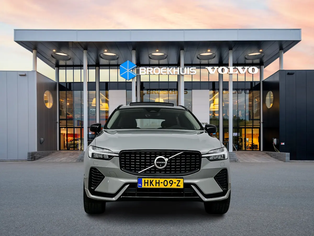 T6 Recharge Ultra Dark | 20" Allseason | Luchtvering | 360 Camera | Trekhaak | Head-Up | Panoramadak | Harman Kardon | Elektr. verst. Stoelen