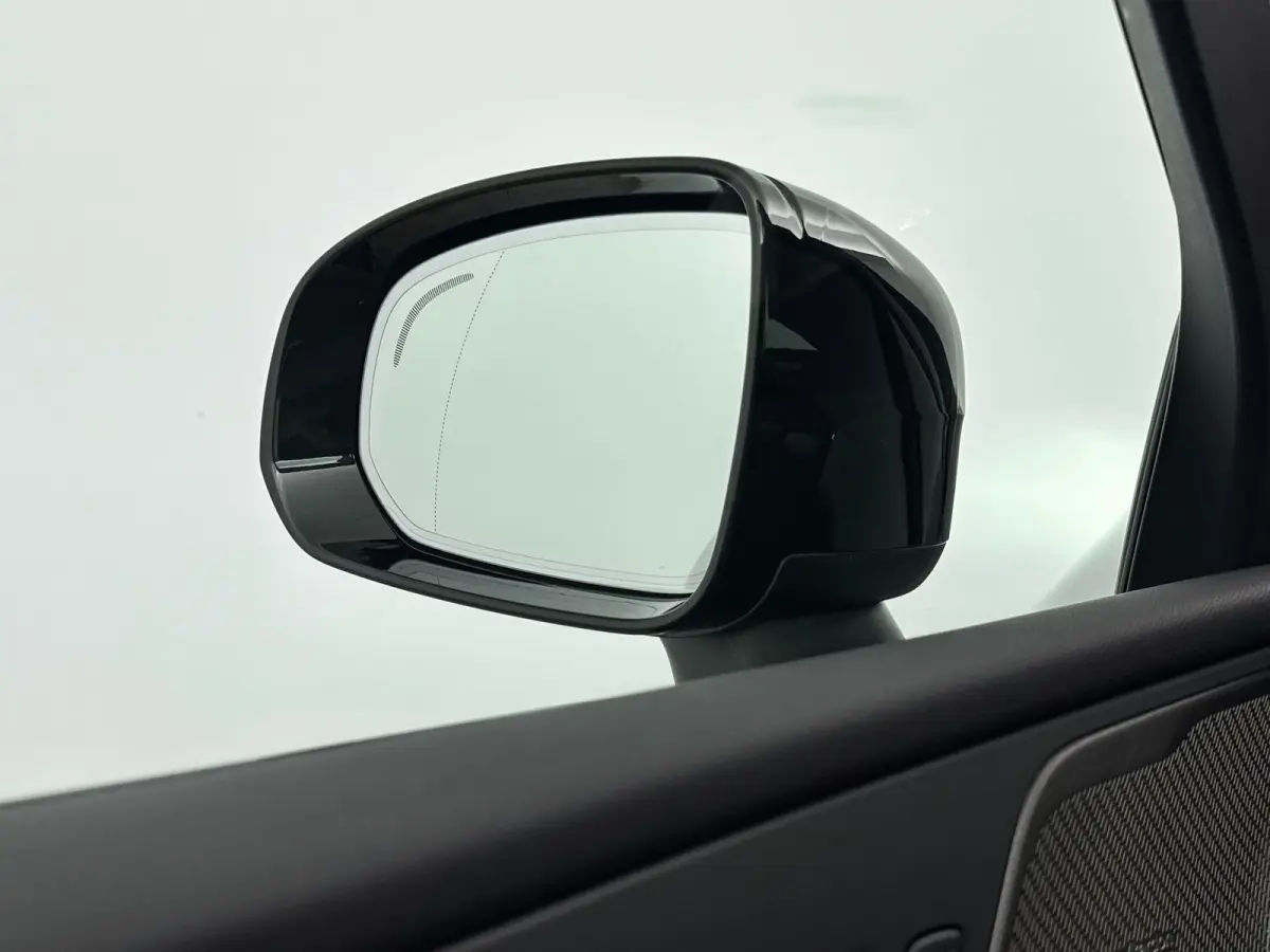 T6 Recharge Plus Black Edition | 21" | Luchtvering | Panoramadak | 360 Camera | Head-Up | Harman Kardon | Elektr. verst. Stoelen | Adaptieve Cruise | BLIS