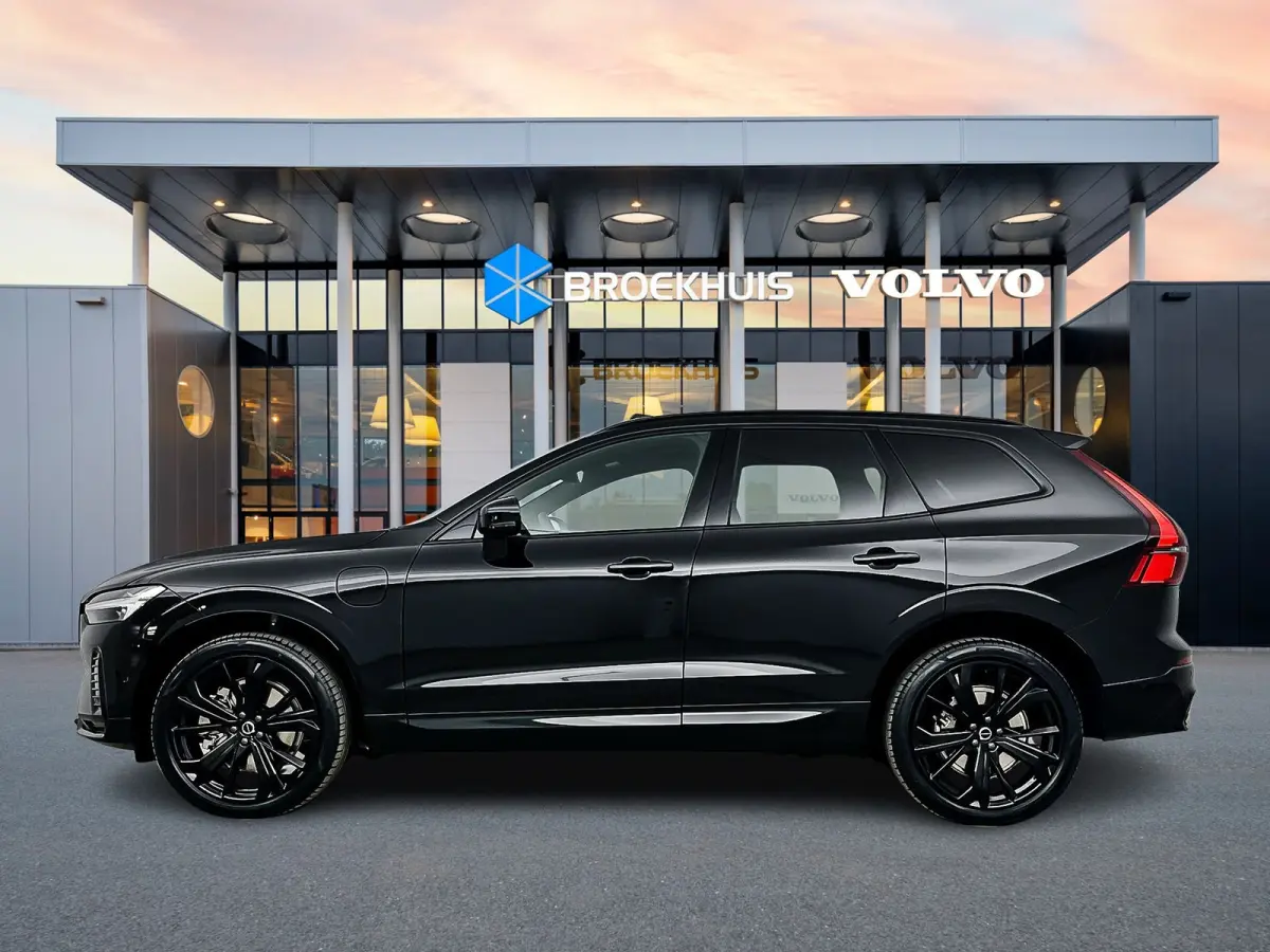 T6 Recharge Plus Black Edition | 21" | Luchtvering | Panoramadak | 360 Camera | Head-Up | Harman Kardon | Elektr. verst. Stoelen | Adaptieve Cruise | BLIS