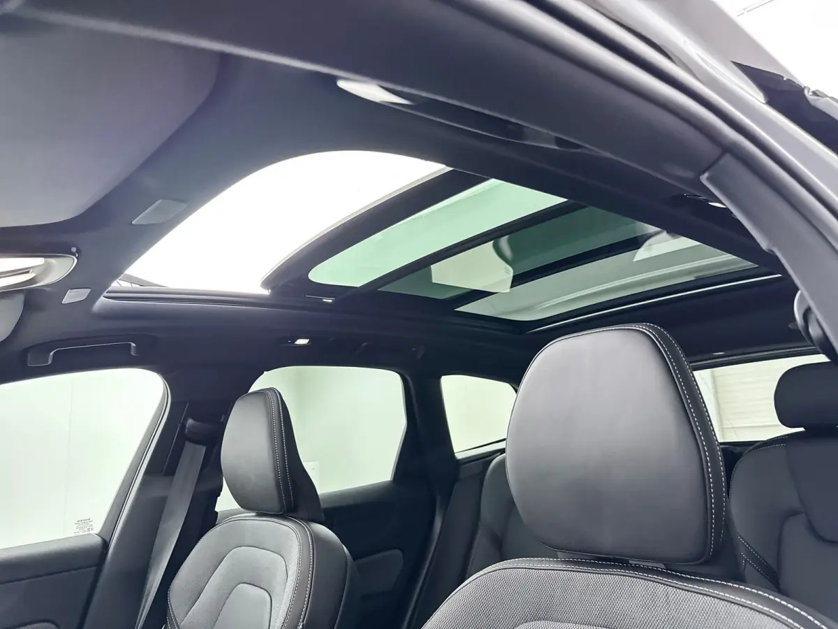 T6 Recharge Plus Black Edition | 21" | Luchtvering | Panoramadak | 360 Camera | Head-Up | Harman Kardon | Elektr. verst. Stoelen | Adaptieve Cruise | BLIS