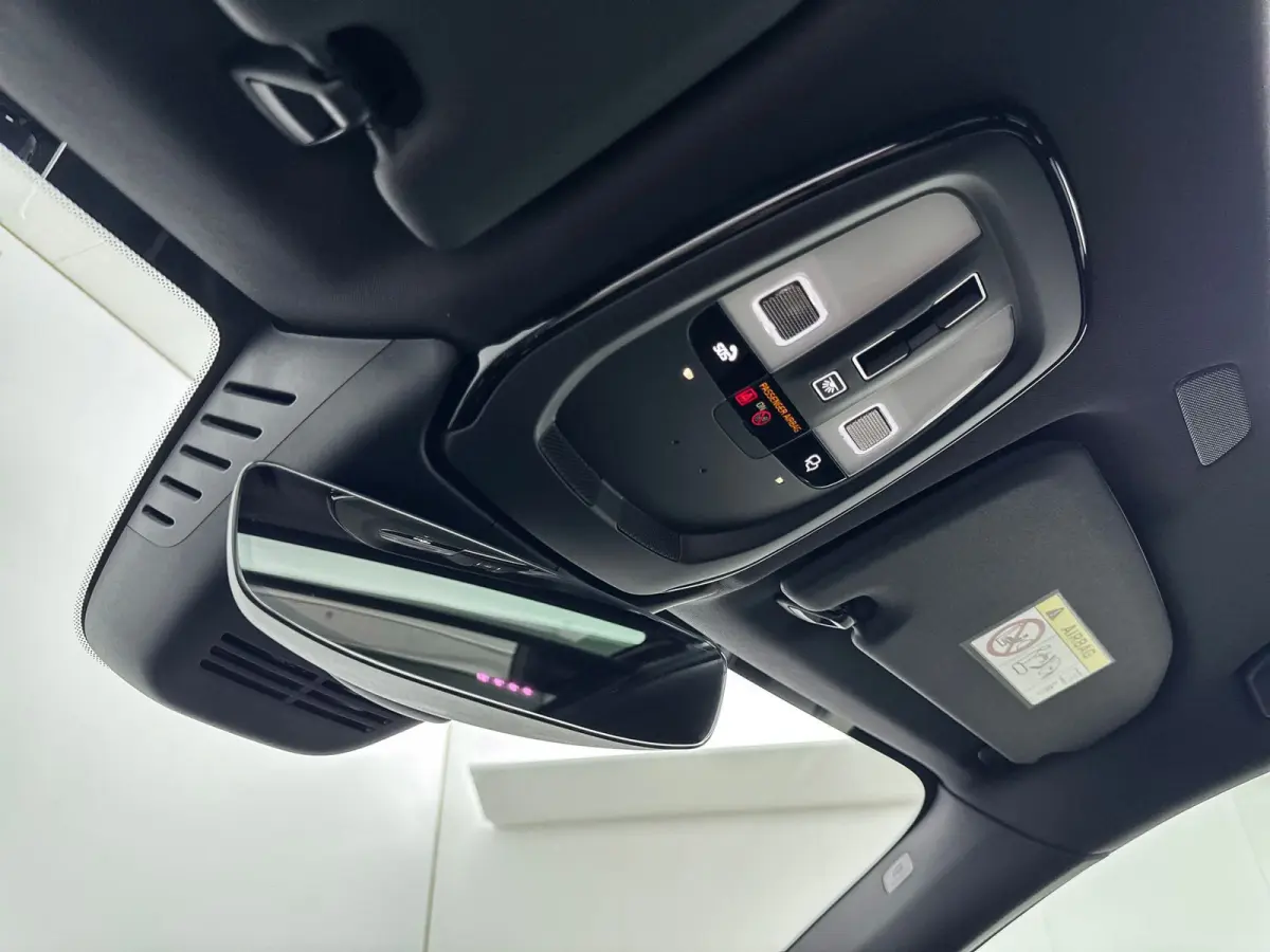 T6 Recharge Plus Black Edition | 21" | Luchtvering | Panoramadak | 360 Camera | Head-Up | Harman Kardon | Elektr. verst. Stoelen | Adaptieve Cruise | BLIS