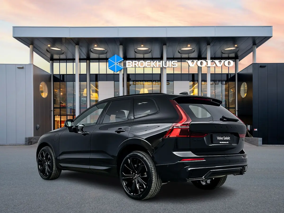 T6 Recharge Plus Black Edition | 21" | Luchtvering | Panoramadak | 360 Camera | Head-Up | Harman Kardon | Elektr. verst. Stoelen | Adaptieve Cruise | BLIS