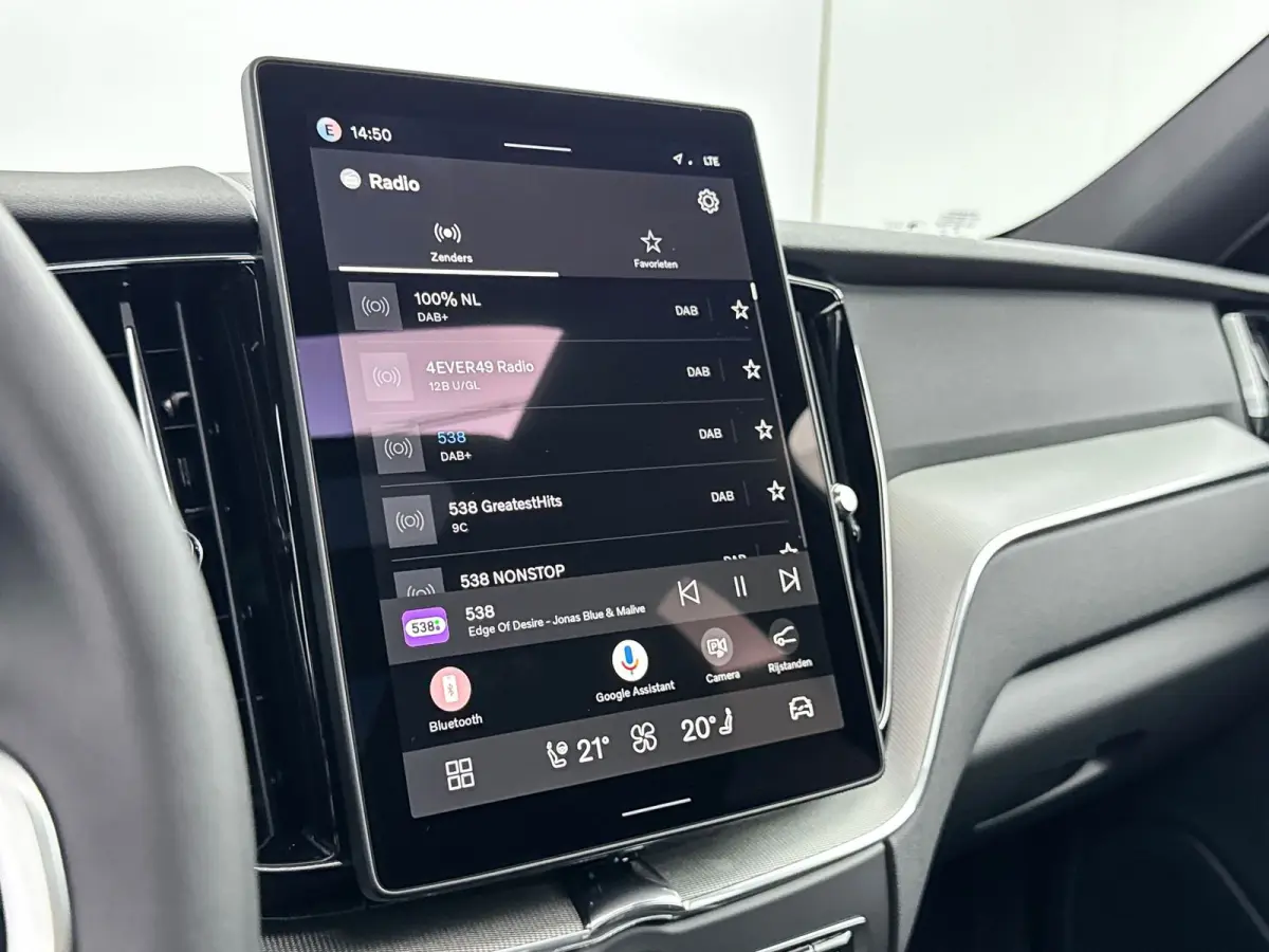 T6 Recharge Plus Black Edition | 21" | Luchtvering | Panoramadak | 360 Camera | Head-Up | Harman Kardon | Elektr. verst. Stoelen | Adaptieve Cruise | BLIS